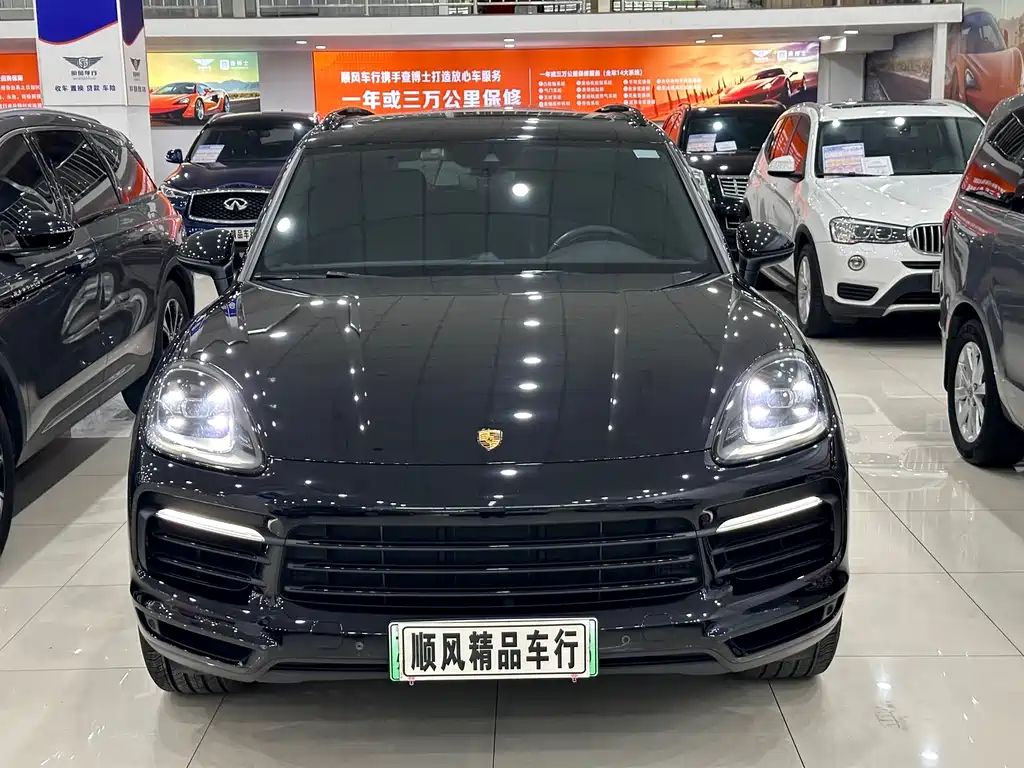 Porsche Cayenne Hybrid 2021 — фото 32
