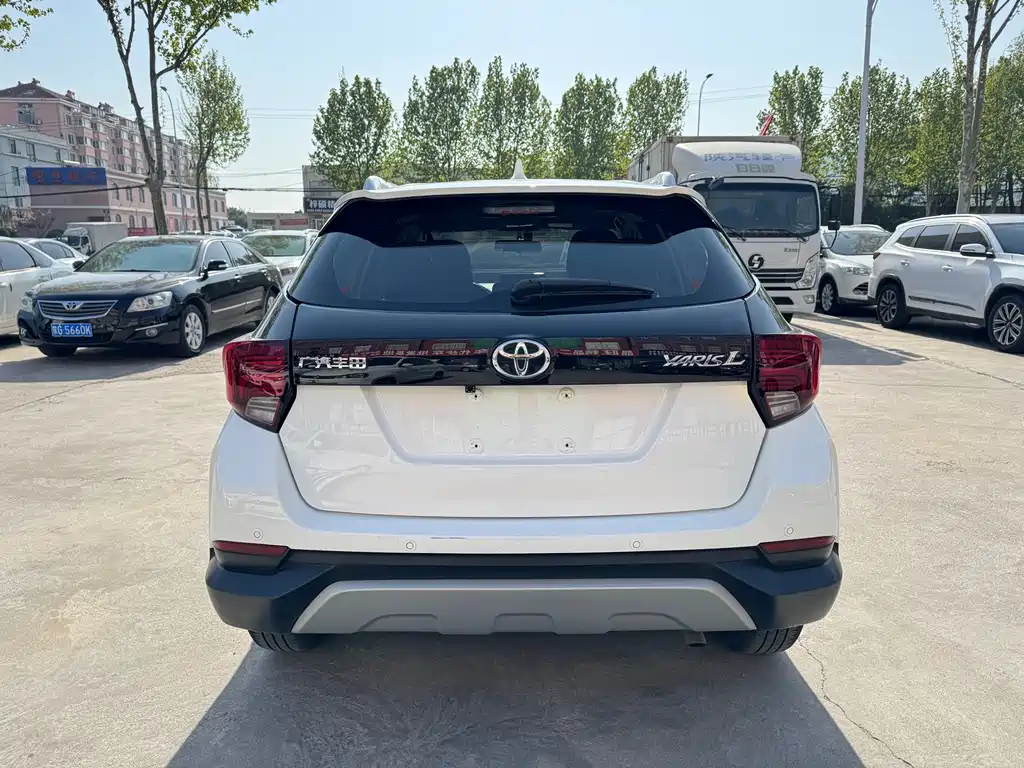 Toyota Yaris L 2021 — фото 5