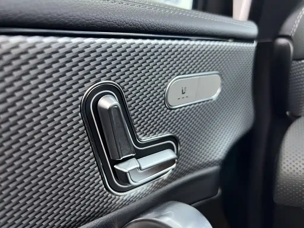 Mercedes-Benz A-Class 2023 — фото 11
