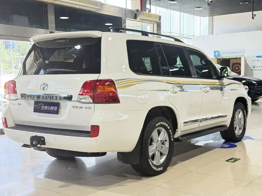 Toyota Land Cruiser 2014 — фото 12