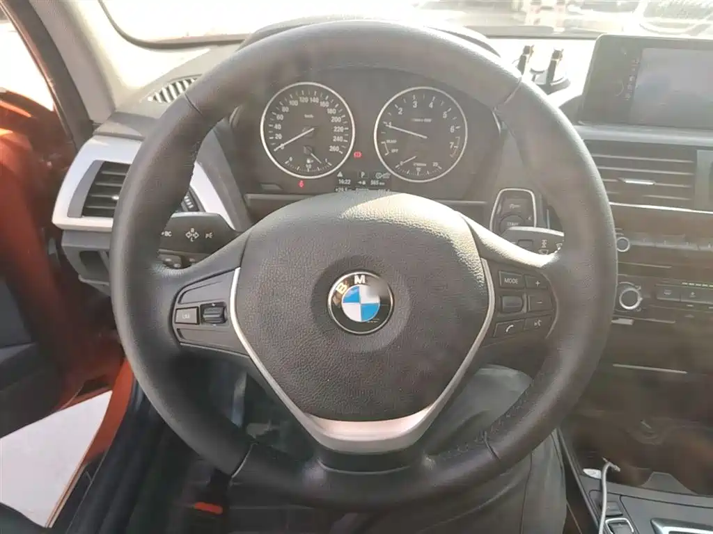 BMW 1 Series 2016 — фото 11