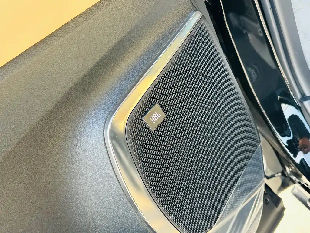 Toyota Vellfire 2021 — фото 15