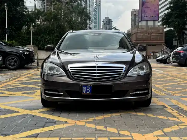 Mercedes-Benz S-Class 2010