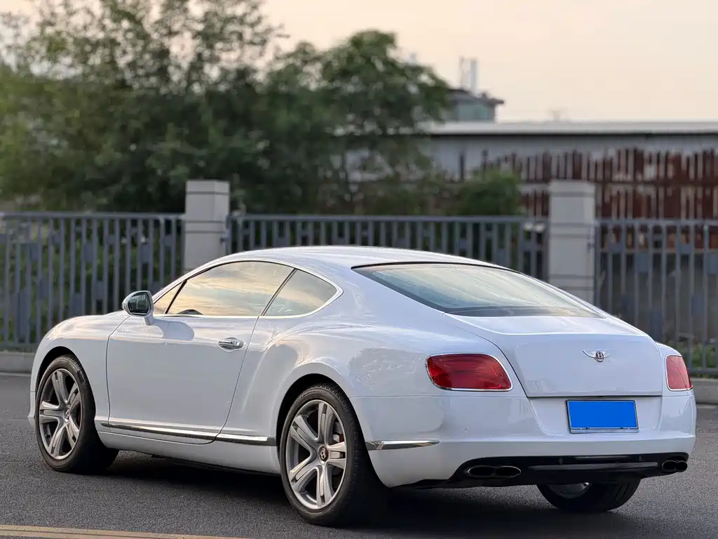 Bentley Continental 2012 — фото 5