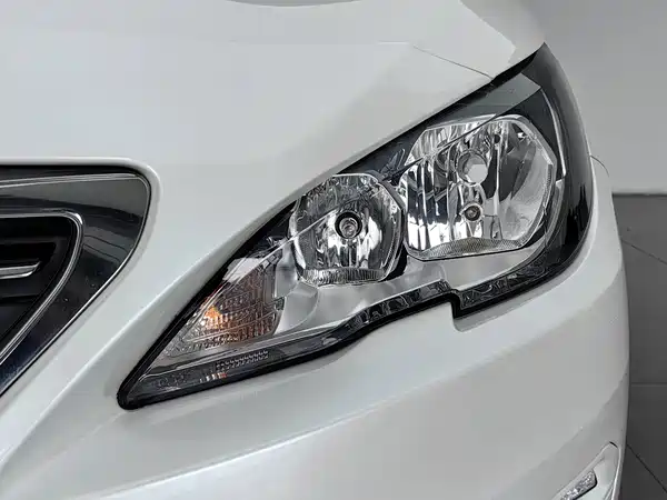 Peugeot 408 2016