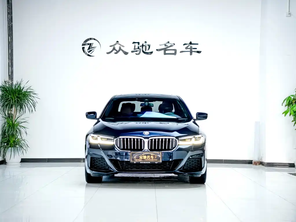 BMW 5 Series 2023 — фото 2