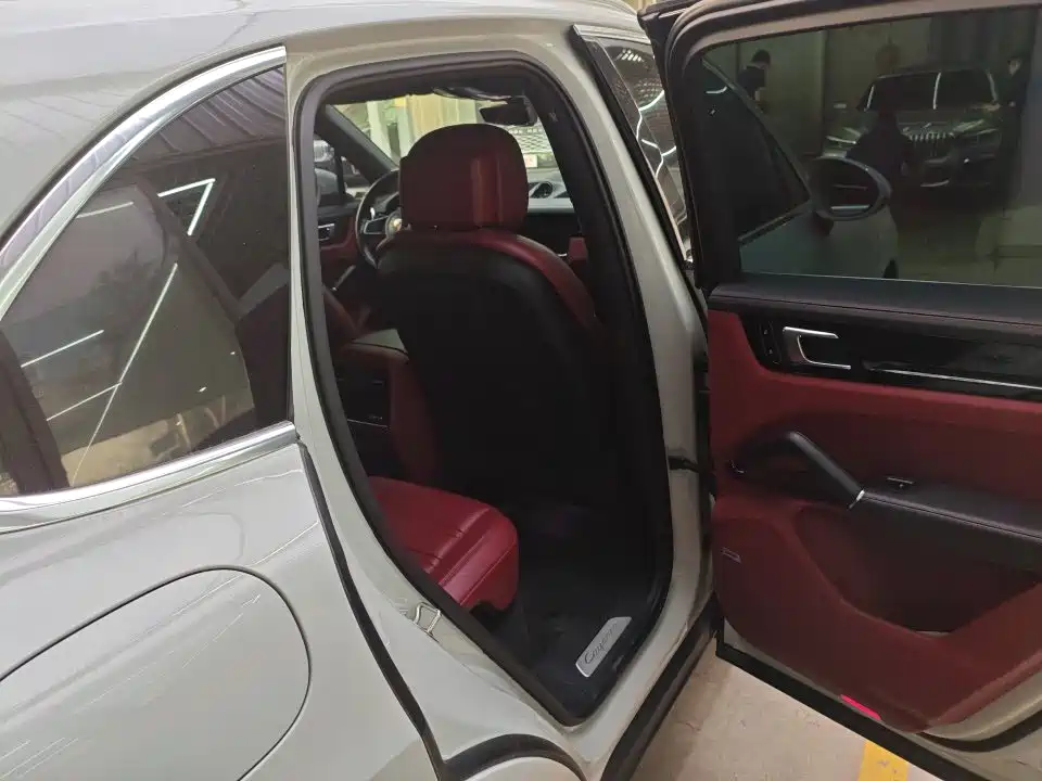 Porsche Cayenne 2019 — фото 10