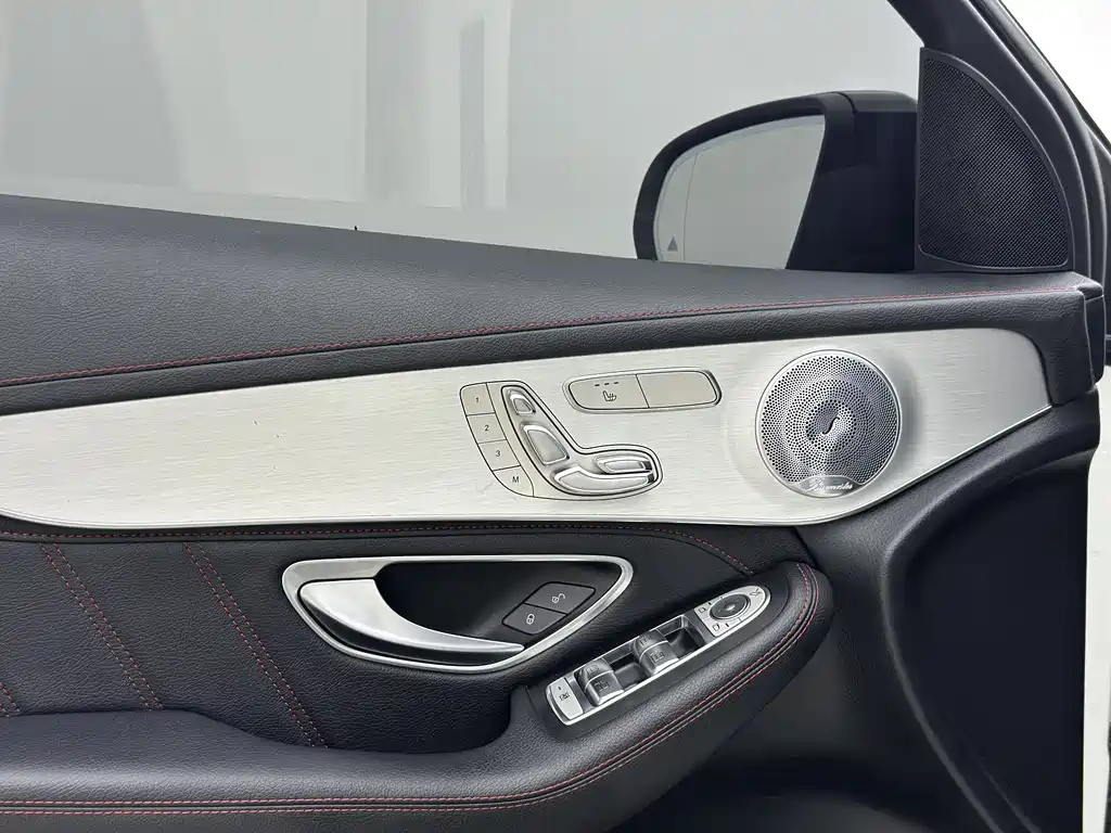 Mercedes-Benz GLC AMG 2018 — фото 18
