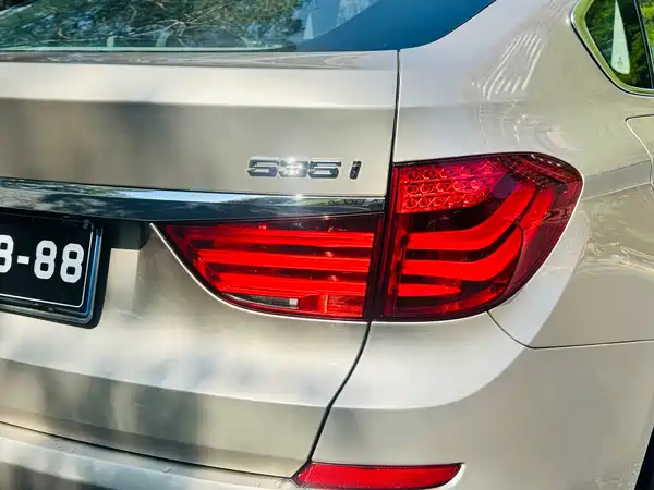 BMW 5 Series GT 2010