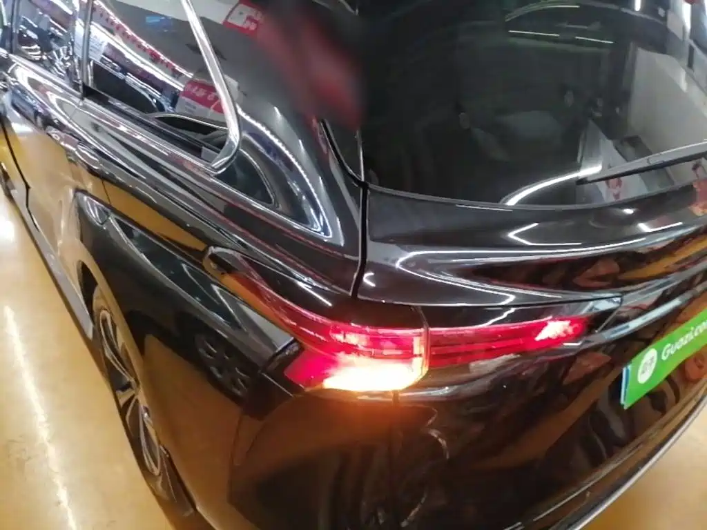 Toyota Granvia 2024