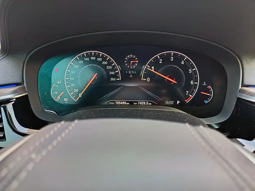 BMW 5 Series 2019 — фото 11