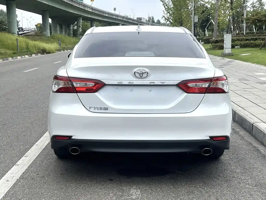 Toyota Camry 2024 — фото 12