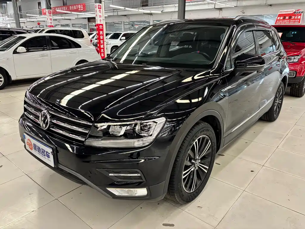Volkswagen Tiguan L 2021 — фото 1