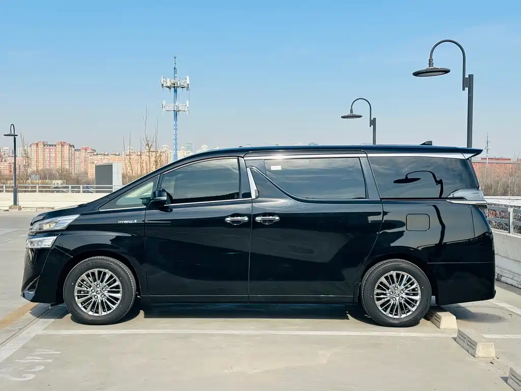 Toyota Vellfire 2021 — фото 7