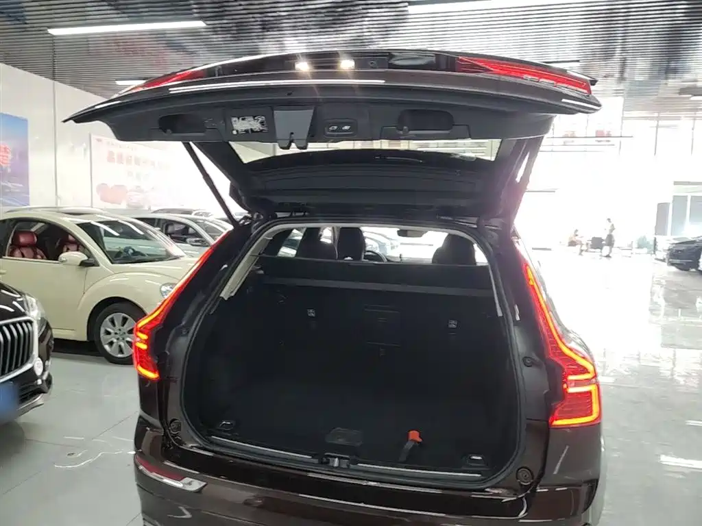 Volvo XC60 2020 — фото 19