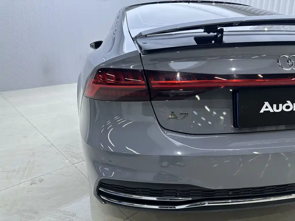 Audi A7 2022 — фото 13