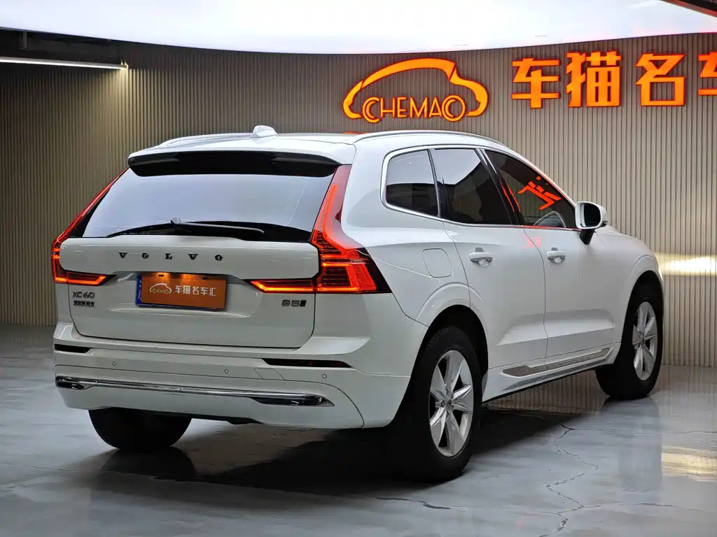 Volvo XC60 2022 — фото 4