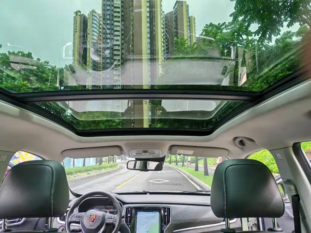 Roewe RX5 New Energy 2018 — фото 11