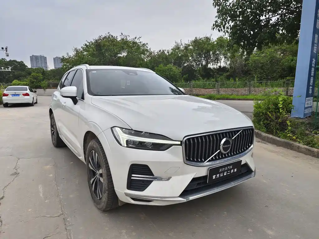 Volvo XC60 2023 — фото 3