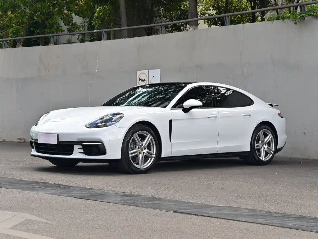 Porsche Panamera 2021 — фото 1