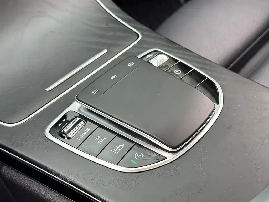 Mercedes-Benz C-Class 2020