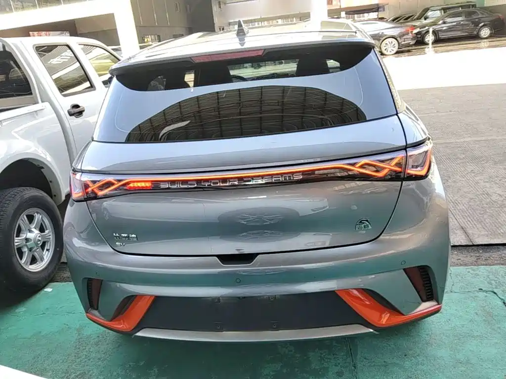 BYD Dolphin 2023