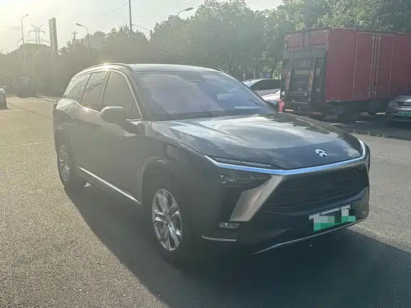 NIO ES8 2021