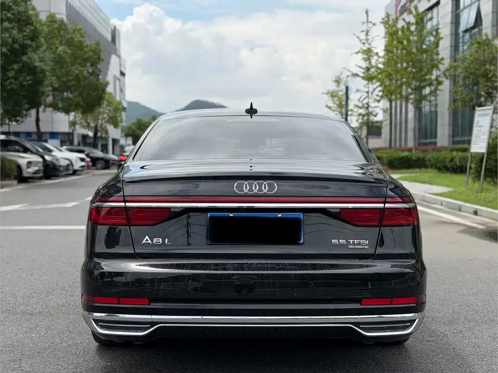 Audi A8 2020 — фото 19