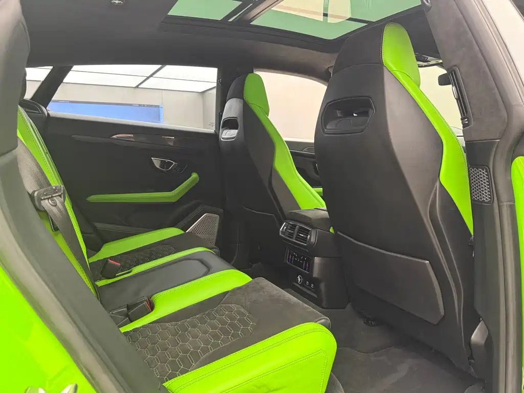 Lamborghini Urus 2022 — фото 12