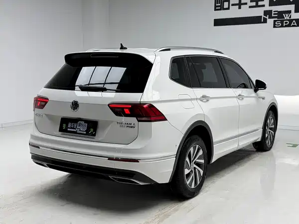 Volkswagen Tiguan L Plug-In Hybrid 2020
