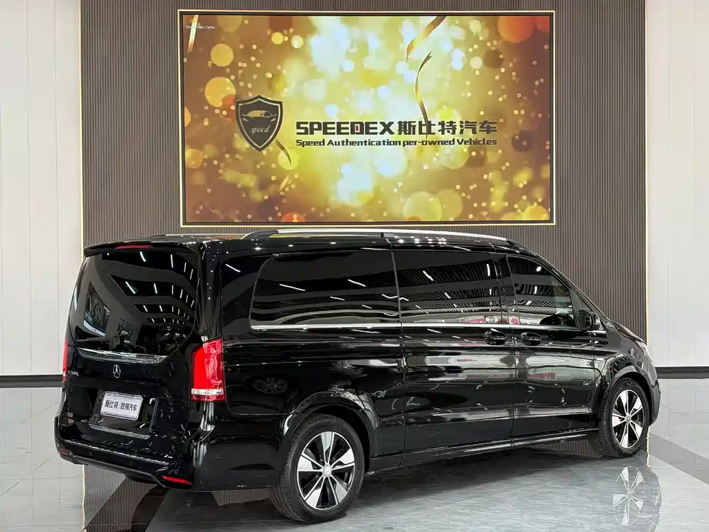 Mercedes-Benz V-Class 2021 — фото 13