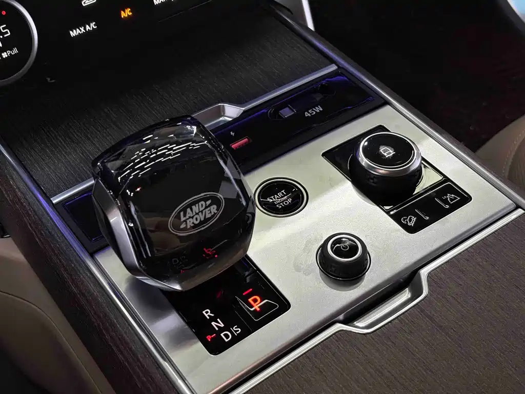 Land Rover Range Rover 2024 — фото 10
