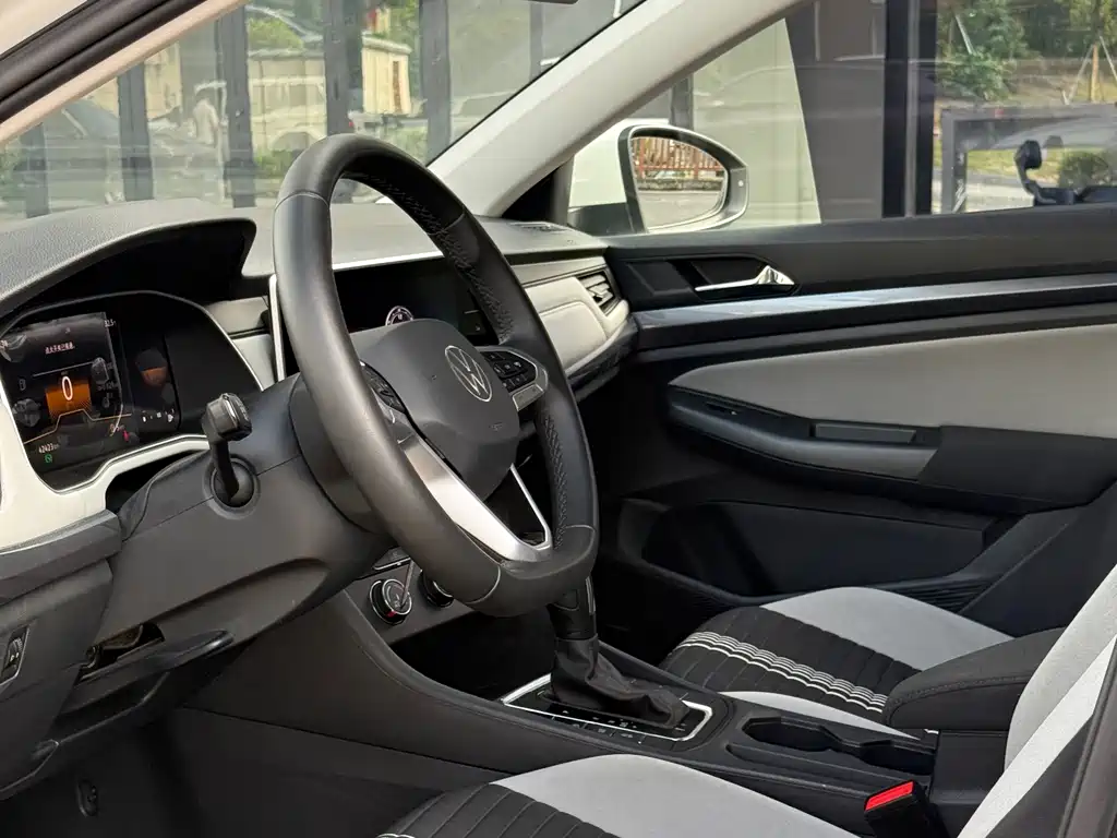 Volkswagen Bora 2024