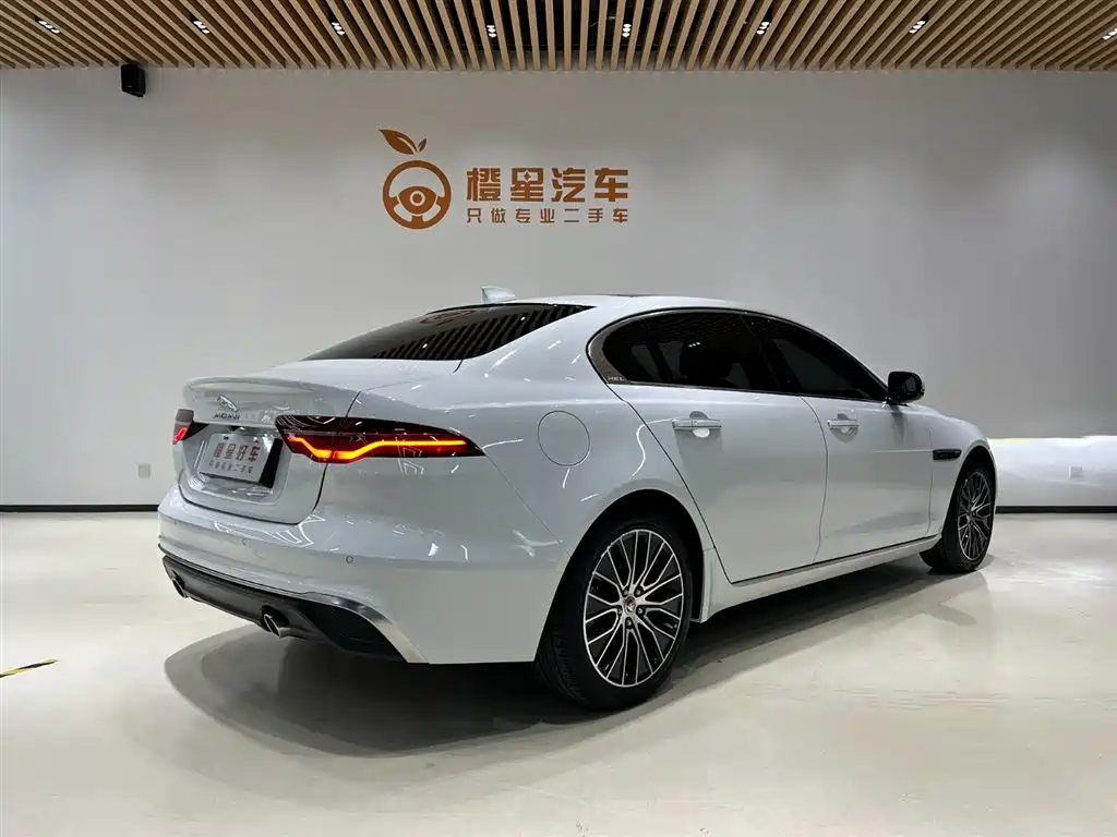Jaguar XEL 2022 — фото 4