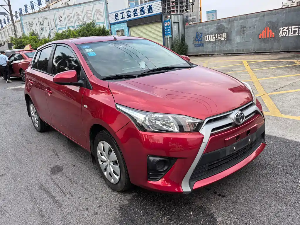 Toyota Yaris L 2015 — фото 3