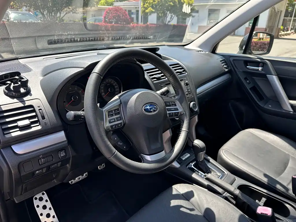 Subaru Forester 2015 — фото 15