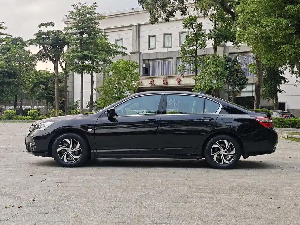 Honda Accord 2018 — фото 4