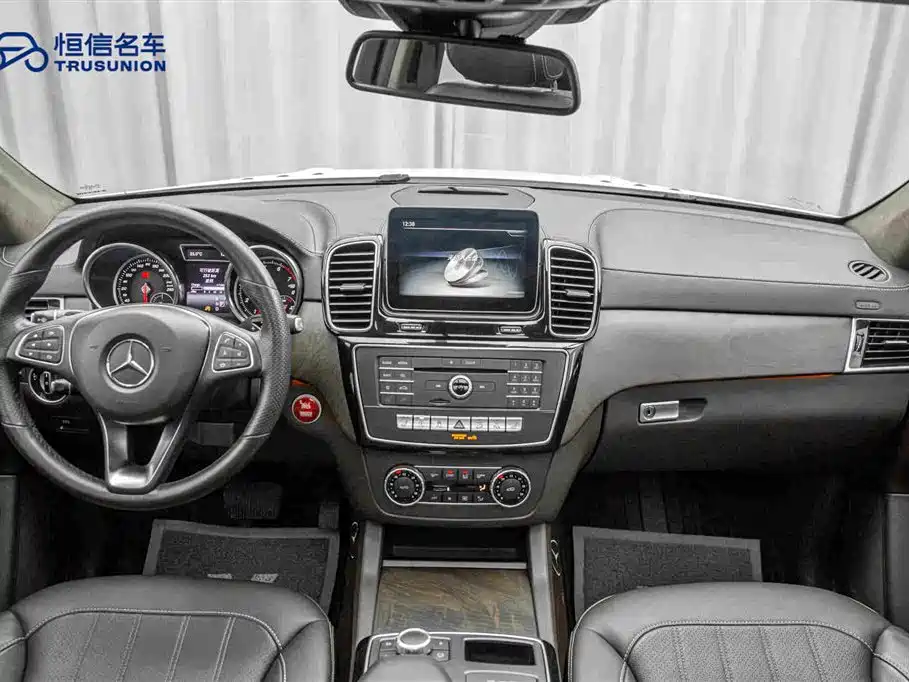 Mercedes-Benz GLE 2017 — фото 13