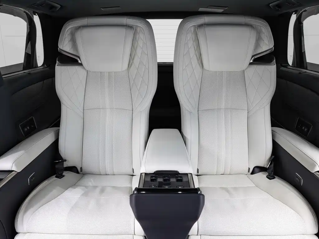 Lexus LM 2022 — фото 12