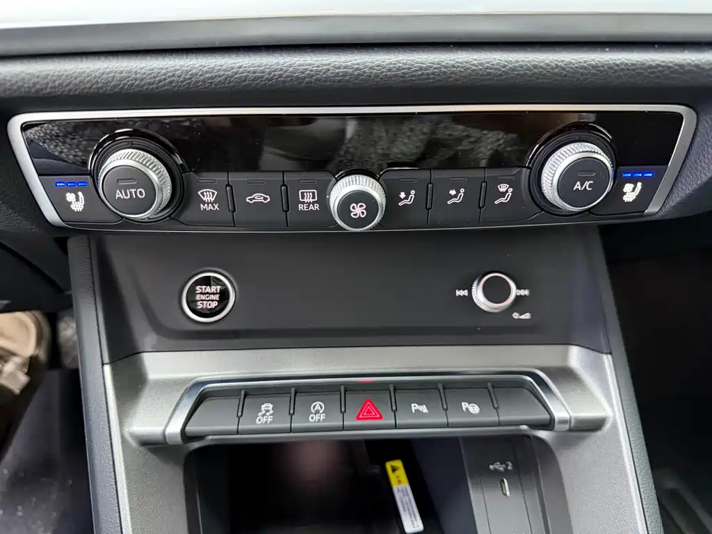 Audi Q3 2023 — фото 12