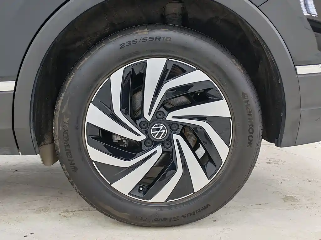 Volkswagen Tiguan L 2023 — фото 16