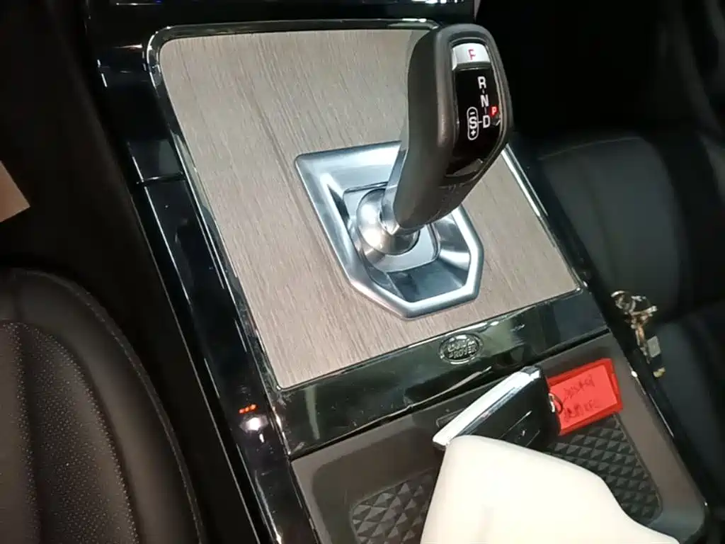 Land Rover Evoque 2022 — фото 14