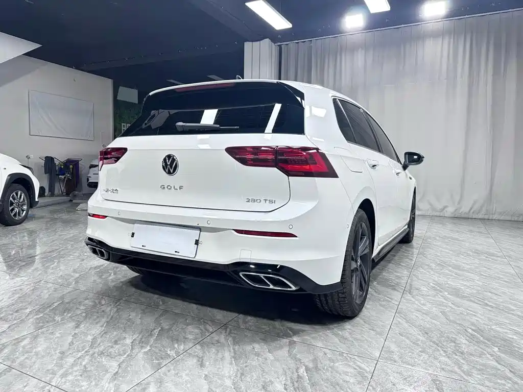 Volkswagen Golf 2021