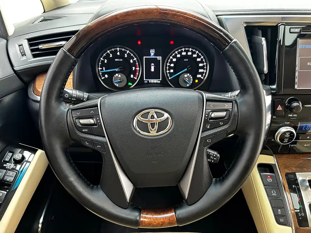 Toyota Alphard 2015 — фото 15