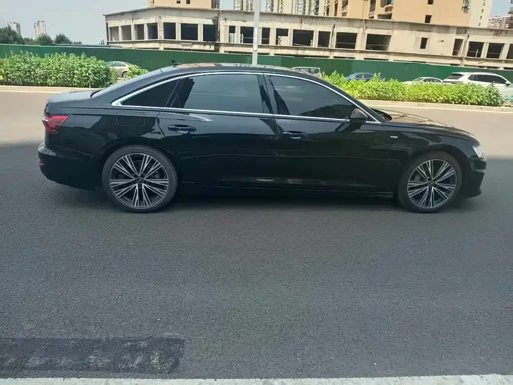 Audi A6L 2022