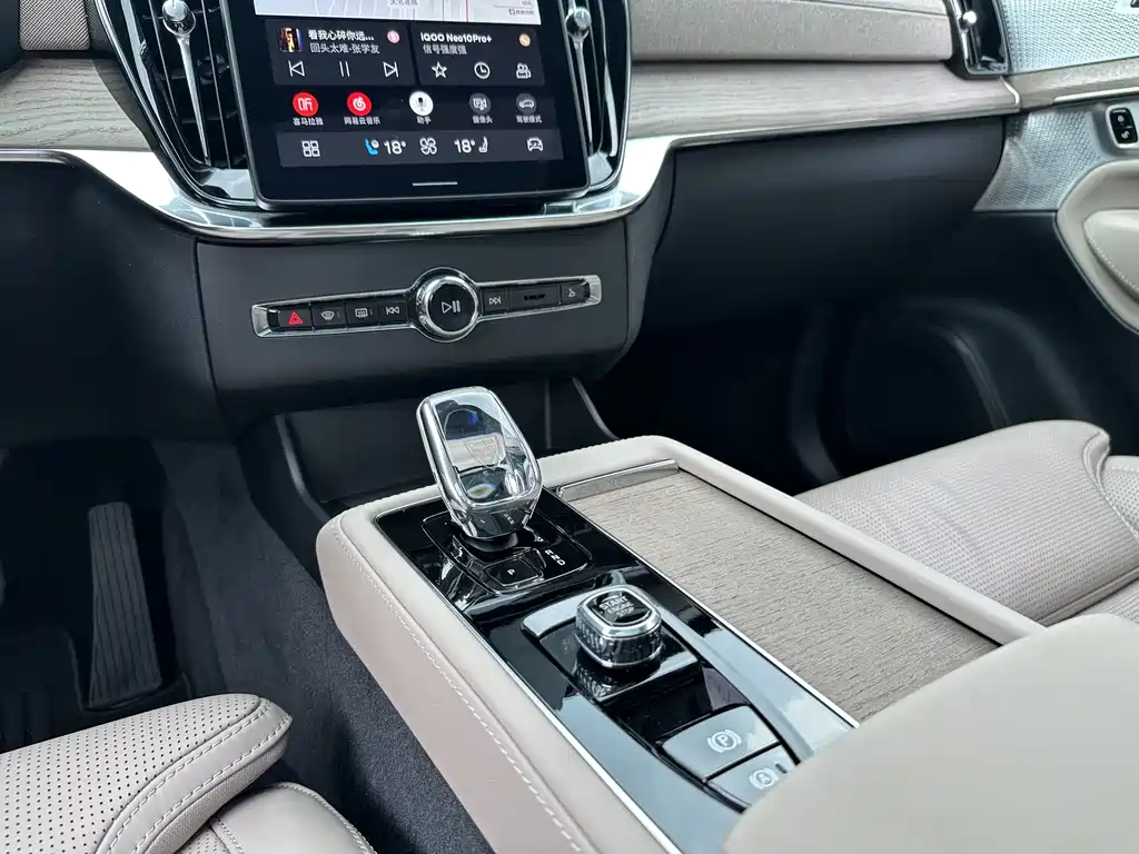 Volvo XC90 PHEV 2025 — фото 15