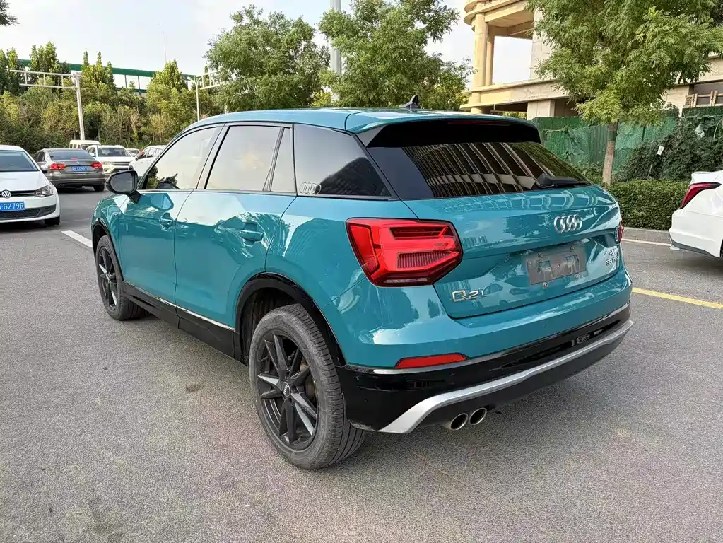 Audi Q2L 2020