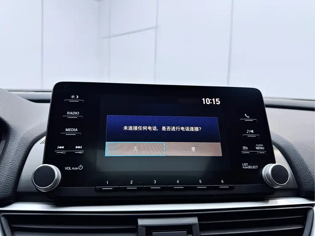 Honda Accord 2018 — фото 12