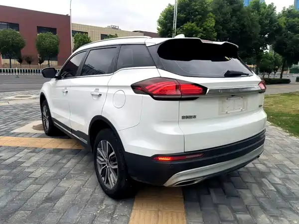 Geely Boyue 2021
