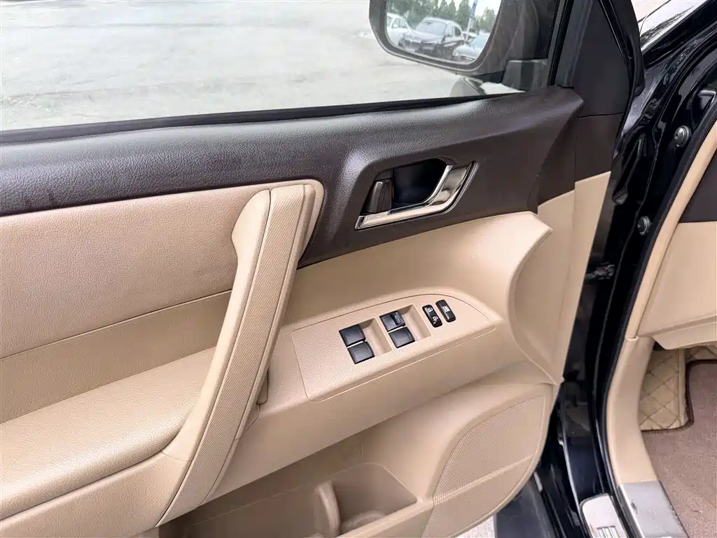 Toyota Highlander 2015 — фото 18